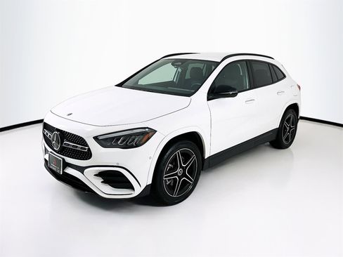Certified 2025 Mercedes-Benz GLA 250 image 3