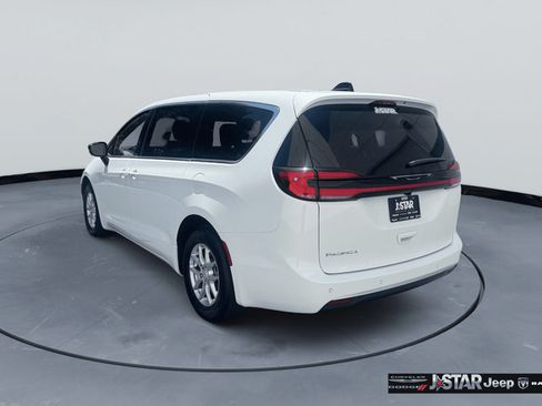 New 2027 Chrysler Pacifica Select w/ Family Tech Group FWD image 3