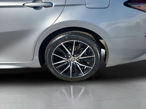 Used 2024 Toyota Camry SE image 5