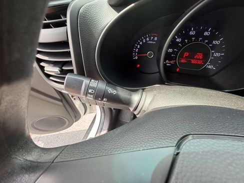 Used 2019 Kia Soul + FWD image 32