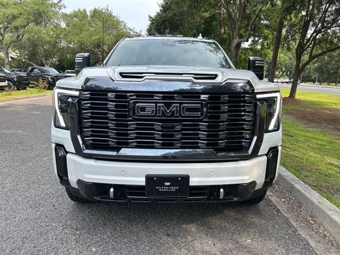 Used 2024 GMC Sierra 2500 Denali Ultimate w/ Max Trailering Package AWD/4WD image 3