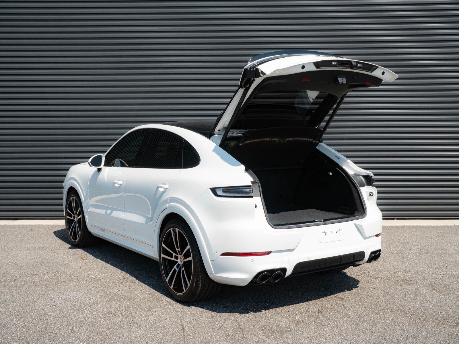 Certified 2026 Porsche Cayenne GTS AWD/4WD image 33