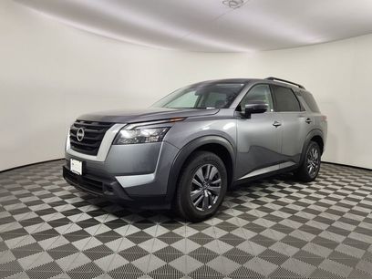 Used 2024 Nissan Pathfinder SV
