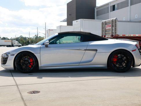 Used 2011 Audi R8 V10 image 8