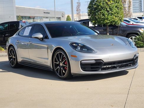Used 2020 Porsche Panamera GTS image 3