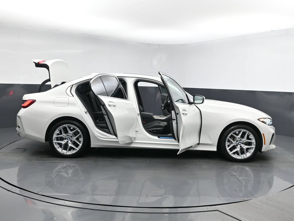 Used 2025 BMW 330i xDrive Sedan AWD/4WD image 29