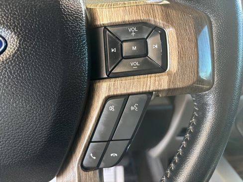 Used 2019 Ford F150 Lariat image 21