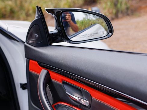 Used 2015 BMW M4 Convertible image 61