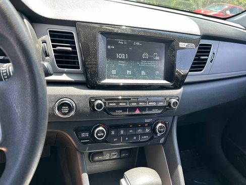 Used 2019 Kia Niro LX FWD image 27