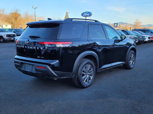 Used 2024 Nissan Pathfinder SV AWD/4WD image 5