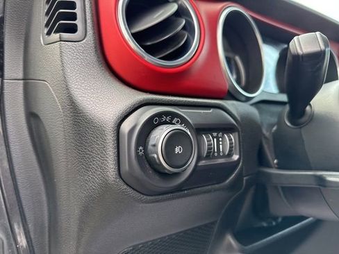 Used 2018 Jeep Wrangler Unlimited Rubicon AWD/4WD image 28