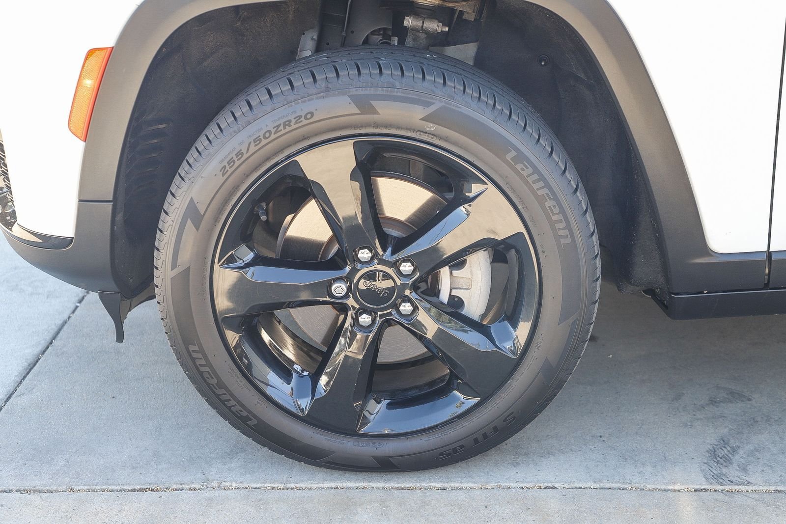 Used 2022 Jeep Grand Cherokee L Laredo RWD image 10