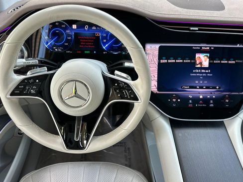 Used 2023 Mercedes-Benz EQS 580 4MATIC SUV image 17