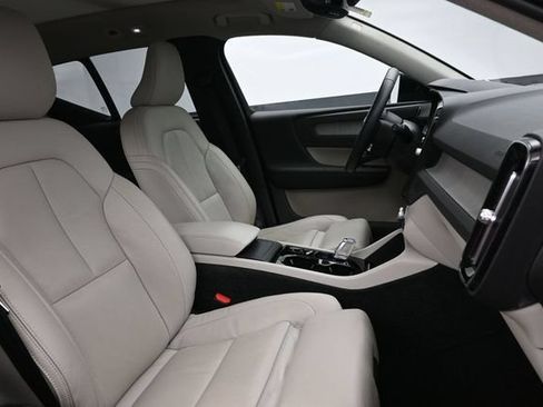 Used 2023 Volvo XC40 B5 Plus w/ Driver Assist Package AWD/4WD image 35