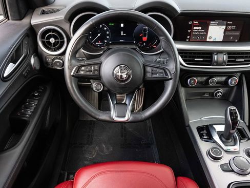 Used 2024 Alfa Romeo Stelvio Veloce image 43