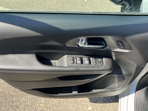 Used 2026 Chrysler Pacifica Select FWD image 14