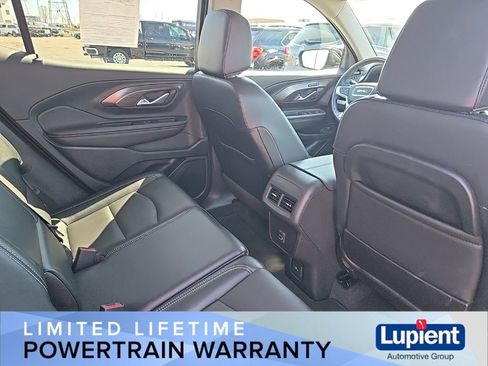 Used 2024 GMC Terrain SLT image 15