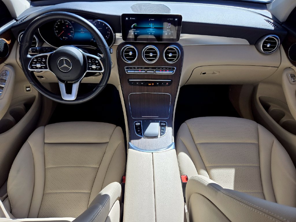 Used 2022 Mercedes-Benz GLC 300 4MATIC w/ Premium Package Lite image 2