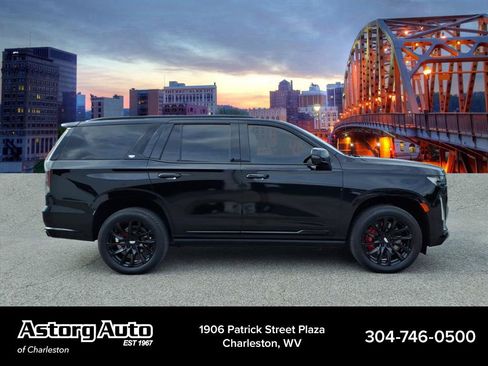 Used 2023 Cadillac Escalade Sport Platinum w/ LPO, ONYX Package AWD/4WD image 2