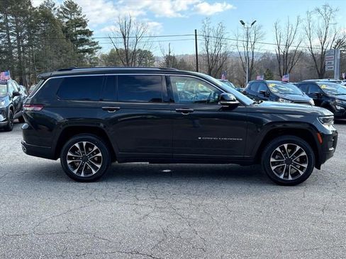 Used 2022 Jeep Grand Cherokee L Overland w/ Advanced Protech Group III image 3