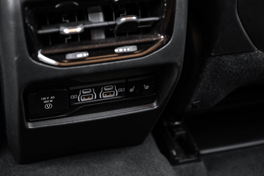 Used 2023 Jeep Grand Cherokee Limited w/ Luxury Tech Group II AWD/4WD image 52