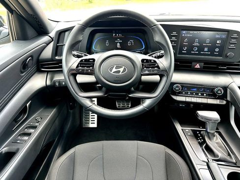 Used 2025 Hyundai Elantra Sport FWD image 24