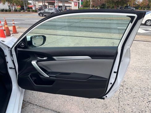 Used 2018 Honda Civic EX-T image 13