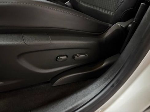 Used 2022 Buick Encore Preferred w/ Safety Package AWD/4WD image 30