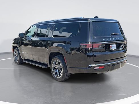 Used 2024 Jeep Wagoneer L Series II w/ Flexible Seating Group AWD/4WD image 5