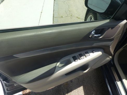 Used 2011 INFINITI G25 Journey RWD image 17