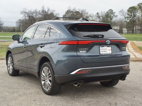 Used 2021 Toyota Venza Limited AWD/4WD image 17