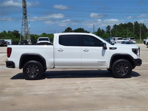 Used 2024 GMC Sierra 1500 AT4X image 3