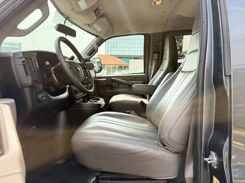 Used 2019 GMC Savana 3500 LS RWD image 10