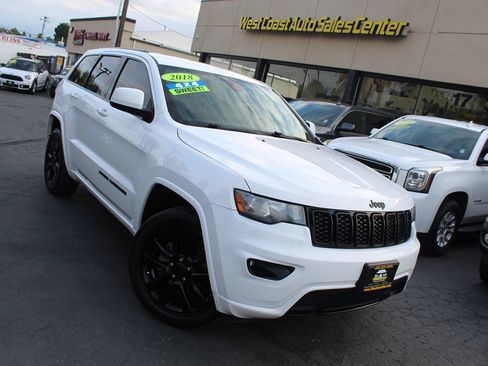 Used 2018 Jeep Grand Cherokee Altitude AWD/4WD image 37