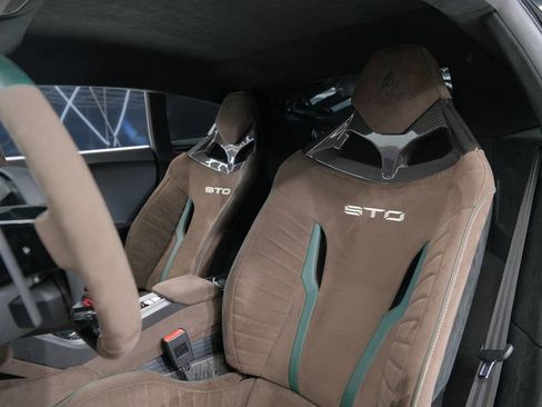 Used 2023 Lamborghini Huracan STO image 37