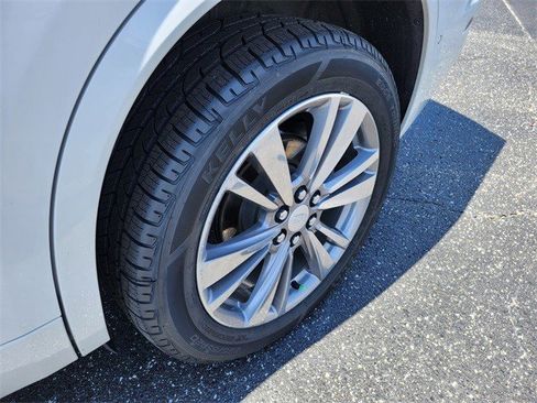 Certified 2022 Cadillac XT6 Premium Luxury w/ Platinum Package image 7