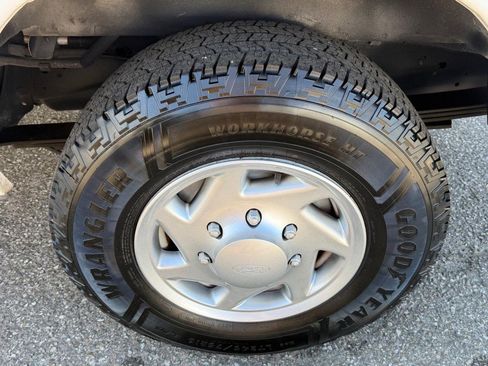 Used 2014 Ford E-250 and Econoline 250 w/ Interior Upgrade Package image 53