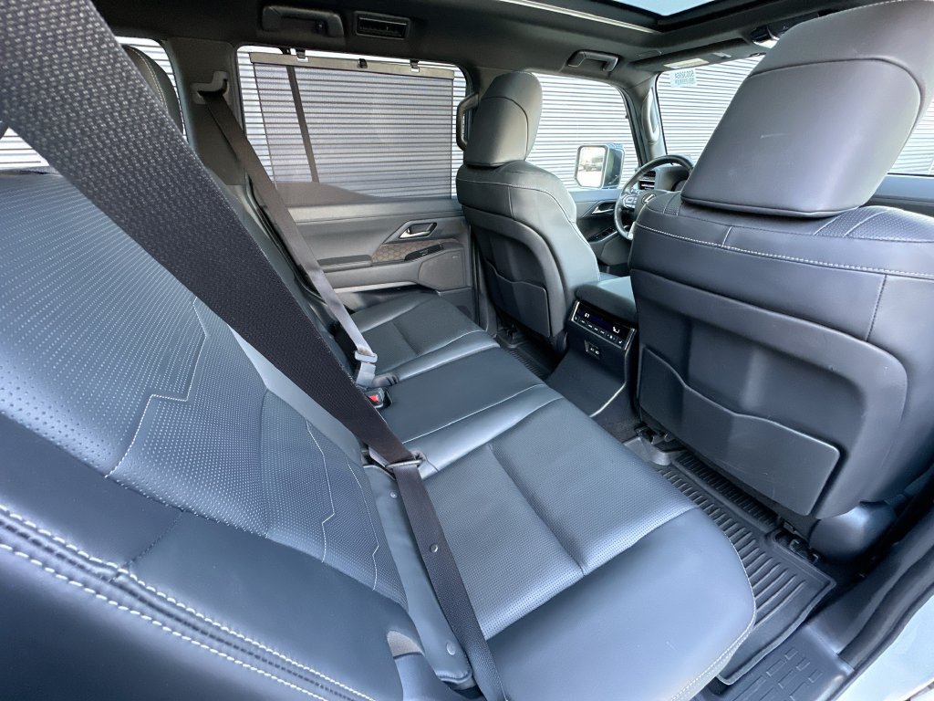 Used 2024 Lexus GX 550 w/ Accessory Package (Z1) AWD/4WD image 28