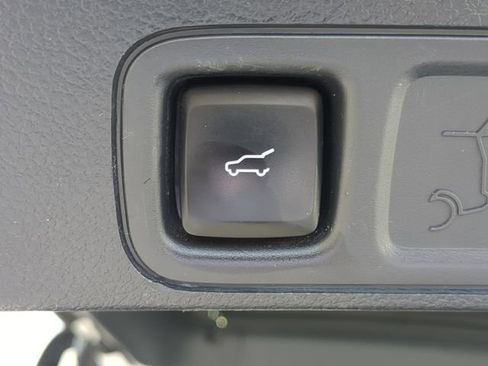 Used 2024 Ford Expedition Limited image 13