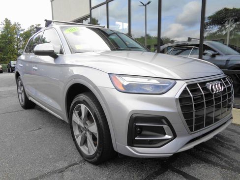 Used 2022 Audi Q5 2.0T Premium Plus w/ Premium Plus Package AWD/4WD image 3