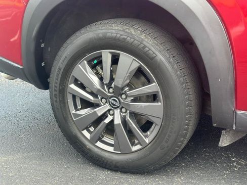 Used 2022 Nissan Pathfinder SV AWD/4WD image 15