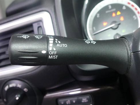 Used 2016 Nissan Titan SV AWD/4WD image 32