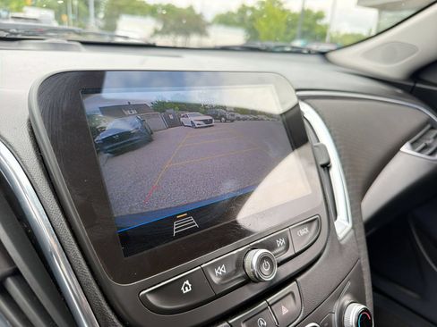 Used 2020 Chevrolet Malibu LT FWD image 31