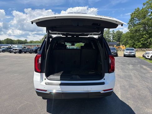 New 2026 GMC Yukon Elevation w/ Elevation Premium Package AWD/4WD image 21