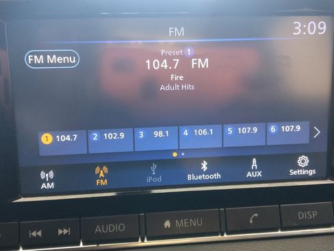 Used 2020 Nissan Sentra S image 25