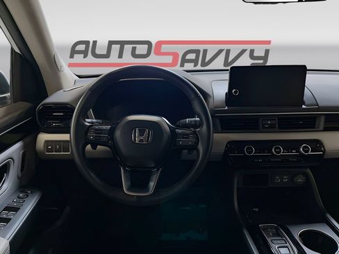 Used 2024 Honda Pilot Touring image 24
