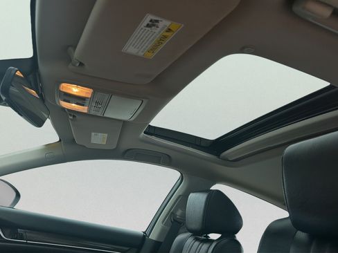 Used 2019 Honda Accord EX-L image 3