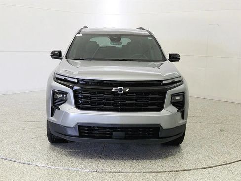 New 2026 Chevrolet Traverse LT w/ Midnight/Sport Edition AWD/4WD image 2