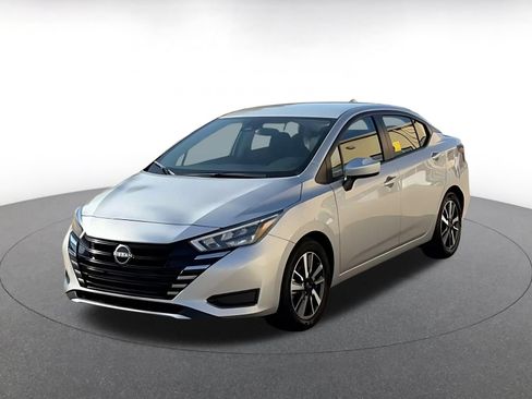 Used 2025 Nissan Versa SV FWD image 7