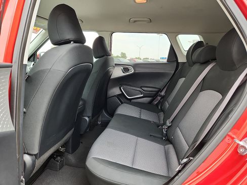 Used 2024 Kia Soul LX w/ Option Group 015 FWD image 12